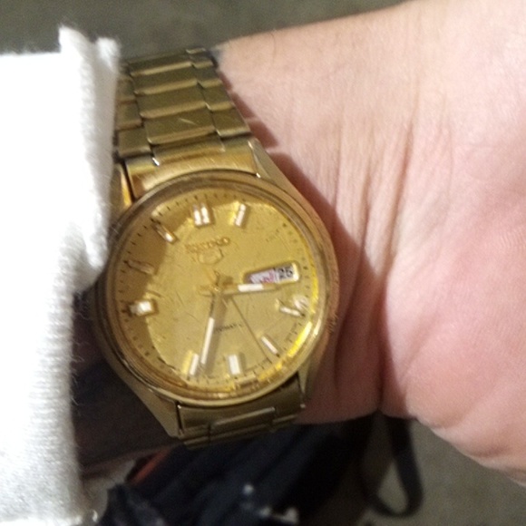 Watch - Picture 1 of 2